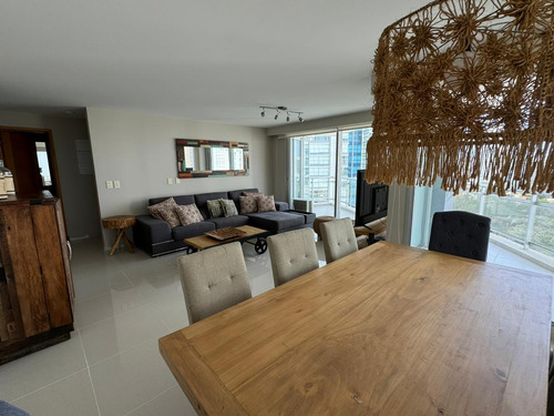 Departamento De 4 Dormitorios En Sunrise Punta Del Este - Alquiler