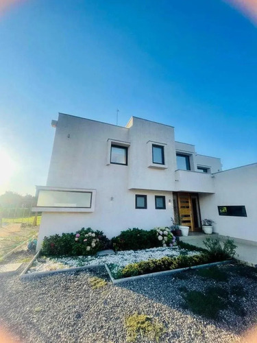 Vendo Parcela Con Hermosa Casa En Condominio
