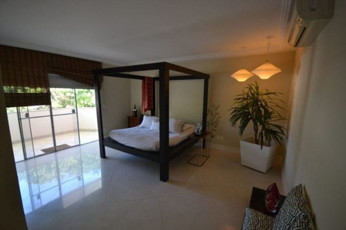 Casa De Condomínio À Venda Na Rua Professor Álvaro Rebello, Barra Da Tijuca, Rio De Janeiro - Rj - Liv-9315