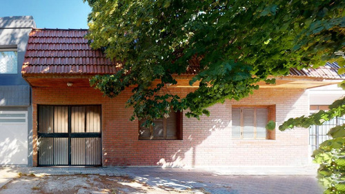 Imagen 1 de 29 de Casa - La Plata