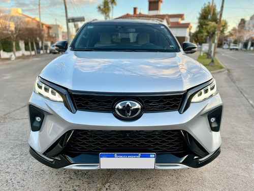 Imagen 2 de 15 de Toyota Sw4 Diamond 4x4 Automatica Igual A 0km Como Nueva