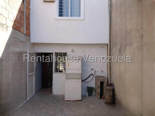 Bello Tovwnhouse De 64 M² Sin Adicionar Jardin Privado, Amplio Patio, Cómodo Y Exclusivo, En Un Conjunto Residencial Privado, Nueva Data, Cercano A Carniceria, Bodegas, Panaderia, Farmacia,