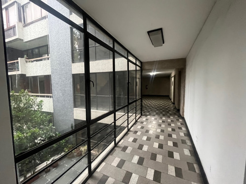 Lindo Depto. Remodelado/ 2 D+ 2 B+ E / Lyon / Carlos AntĂșnez