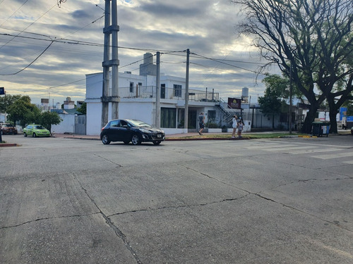 Casa Esquina Sobre Monseñor Pablo Cabrera