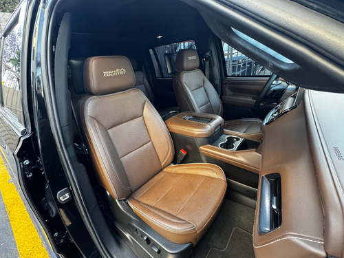 Chevrolet Suburban 6.2 High Country 4X4 At