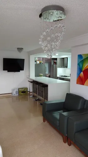 Vendo Apartamento Parte Baja De La Loma De Los Bernal Con Espectacular Vista