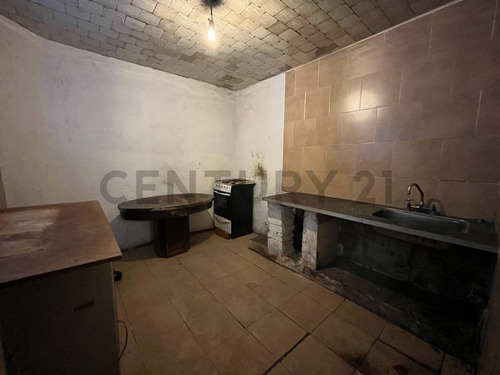 Venta Departamento En Casa Calise, Balvanera Departamento A Refaccionar En Edificio Declarado Pa...