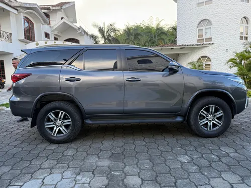 Toyota Fortuner 2.7l