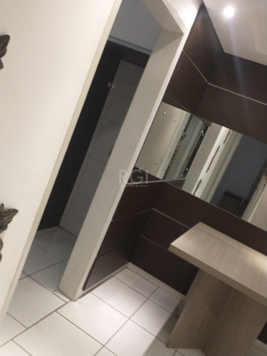 Apartamento Em Camaquã Com 2 Dormitórios - Mt6648