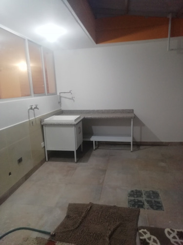 Imagen 11 de 11 de Cómoda Suite Para Estudiante, O Profesional .