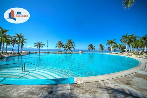 Hermoso Condominio En Venta Frente Al Mar En Puerto Vallarta