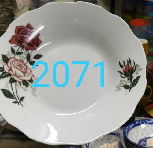 Venta de 2025 platos de loza
