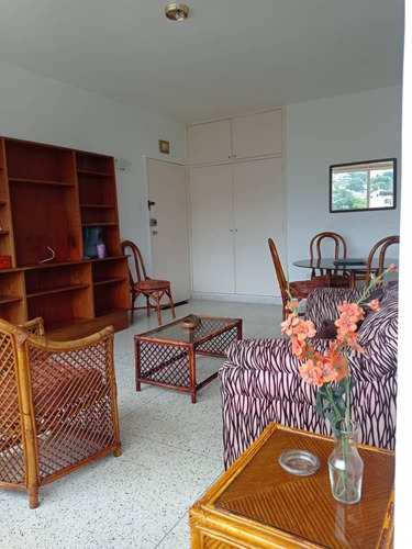 Imagen 3 de 11 de Confortable Apartamento En Alquiler