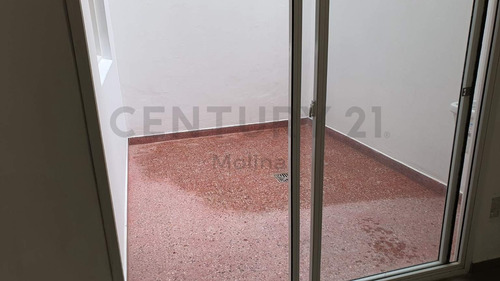 Venta Ph-pb-2 Ambientes- Con Patio-55 M2-colegiales-distr Audiovisual: