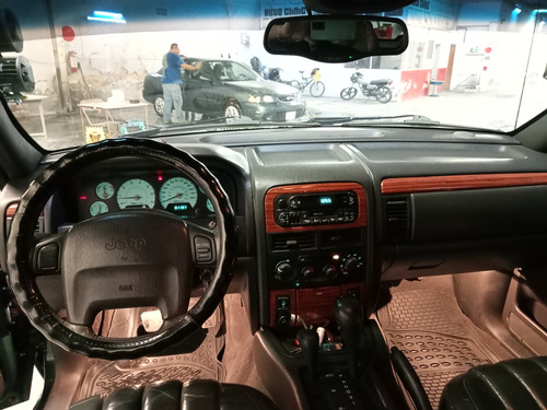 Jeep Grand Cherokee Limited V8 Quadra Drive 4x4 At