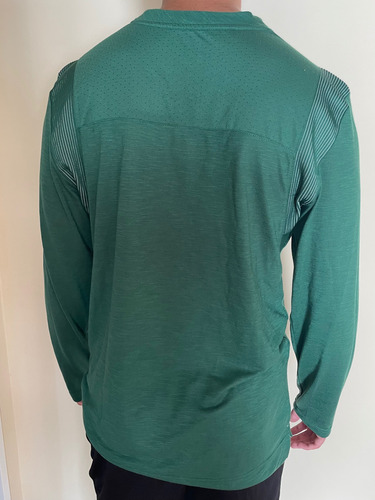 Remera Nike Knit Cool- Poco Uso (Usado)