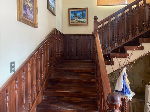 Casa En Venta Trigal Centro De 2 Niveles Calle Cerrada Cb-8062501