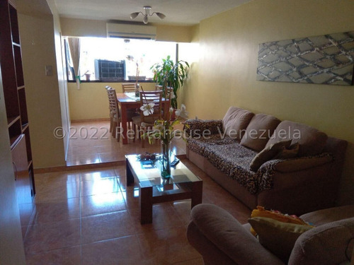 Imagen 4 de 13 de Apartamento En Venta Av. Constitucion Maracay 22-24115 Ag