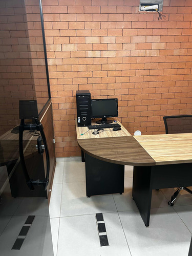 Sala Comercial Mobiliada E Com Equipamentos De Escritório