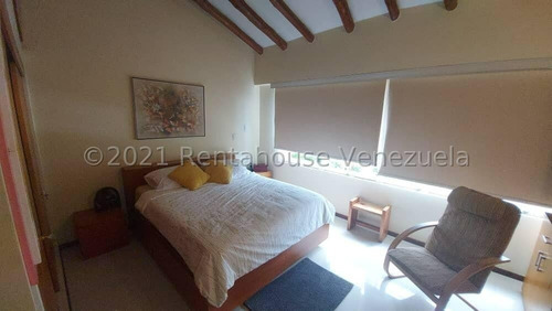Imagen 11 de 30 de En Exclusivo Conjunto Muy Cerca De Farmatodo El Hatillo, Con Bellas Áreas Sociales, Jardín Privado, Hermosos Towhouse