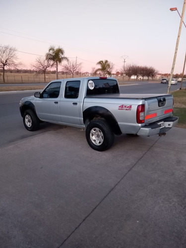 Imagen 3 de 10 de Nissan Frontier 4x4 Xe 2.8 Td Cab Dob