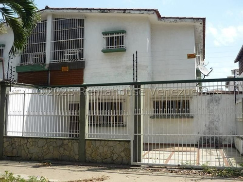 Imagen 16 de 18 de En Alquiler Espaciosa Aparto-quinta Ubicada En Avenida De Alto Tráfico En Prebo. Dos Niveles Ideal Para Su Negocio