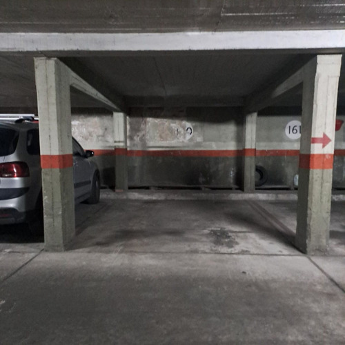 Cochera Cubierta Fija Con Seguridad En Belgrano