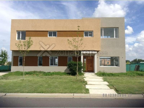 Imagen 1 de 6 de Casa A La Laguna En El Barrio San Marco, Villanueva, Tigre