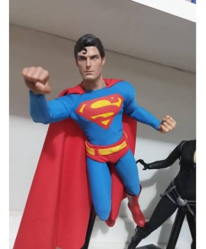 Figura De Supermán Christopher Reeves Escala 1/6 No Hot Toys (Usado)