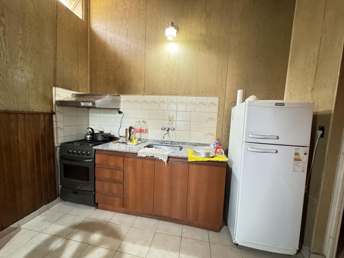 Venta - Casa Interna De Tres Dormitorios Con Patio. Rosario, Barrio Luis Agote