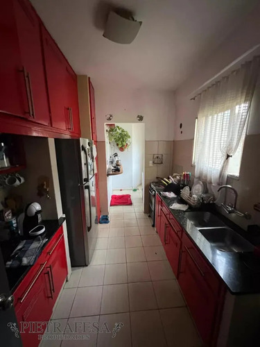 Apto En Venta Con Renta 4 Dormitorios, 2 Baños-centro