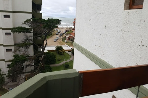 Imagen 13 de 15 de Ambiente Único Dividido 2 Balcones Vista Al Mar Ascensor Encargado Permanente Estacionamiento No Fijo Dentro Del Predio