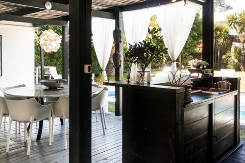 Oportunidad!! Consulte En Playa Mansa, Hermosa.- Ref: 2493