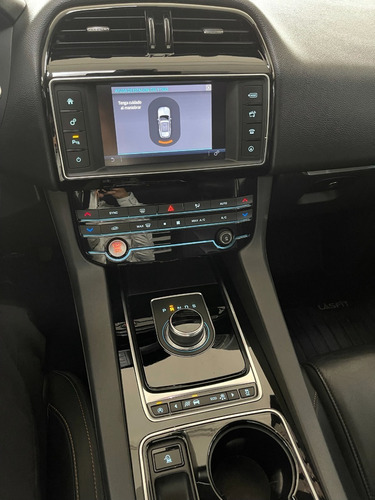 Imagen 9 de 12 de Jaguar F - Pace