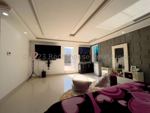 Espectacular Casa En Venta Exclusividad Lujo Confort Piscina Temperada Area Caney Totalmente Remodelada Habitaciones Terrazas Estef 25-10214