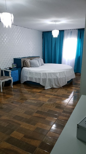 Casa Comercial À Venda Na Rua Herbert Neal, Santa Quitéria, Curitiba - Pr - Liv-11975