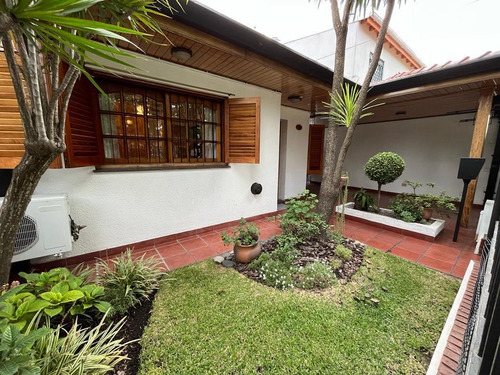Imagen 4 de 26 de Casa En Venta En Excelente Estado En Burzaco