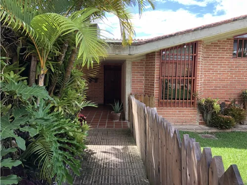 Casa En Venta - La Lagunita
