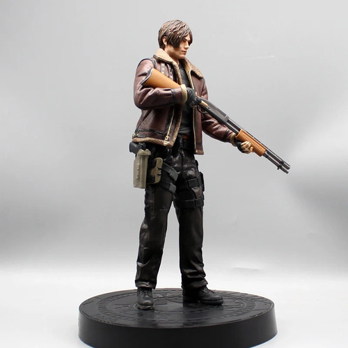 Leon Kennedy Resident Evil 4 Action Figure 30cm