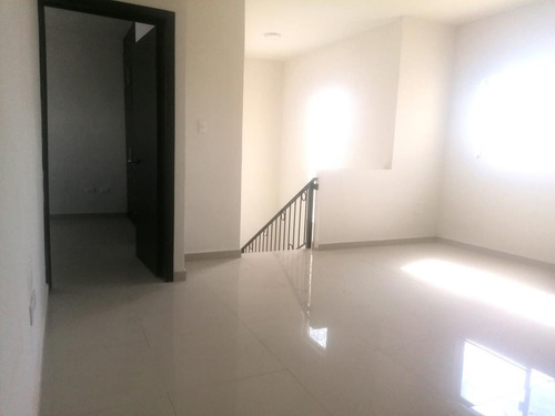 Casa En Venta En Los Arrayanes, Gómez Palacio, Durango