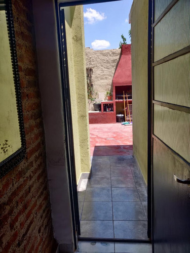 Casa De 3 Ambientes En El Palomar Cochera Fondo Ficha 9943