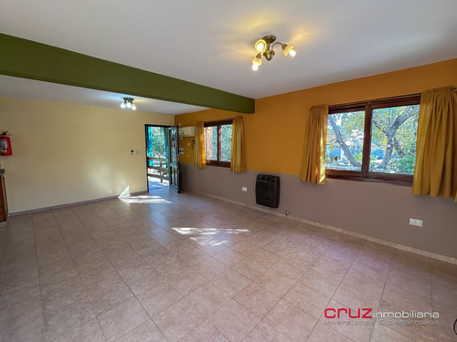 Chalet De 102m2 Con Piscina En Barranca Colorada