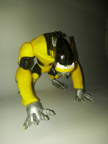 Figura Bootleg Mexicano De Ben 10 Fusión Bestia Armadillo