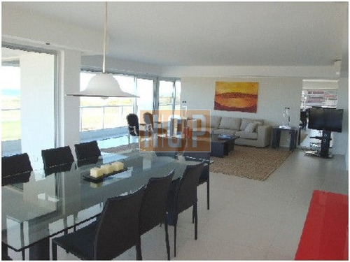 Hermoso Depto De Lujo En La Brava Con Pileta Y Parrillero Propio -ref:9179