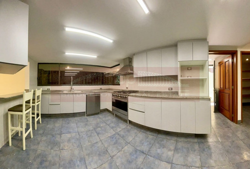 Gran Casa En Renta En Condominio En Pico De Sorata, Jardines De La Montaña, Cdmx.