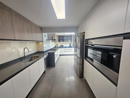 Tejada Con Niveles 4dort+4baños+10estc+bod+gy+piscina+jardin