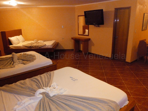 Majestuoso Hotel En Venta Mls 24-24068 Macuto