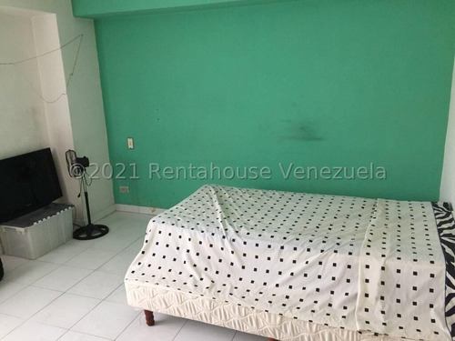 Imagen 7 de 12 de Excelente Apartamento Para Remodelar En Los Naranjos Del Cafetal 22-13111