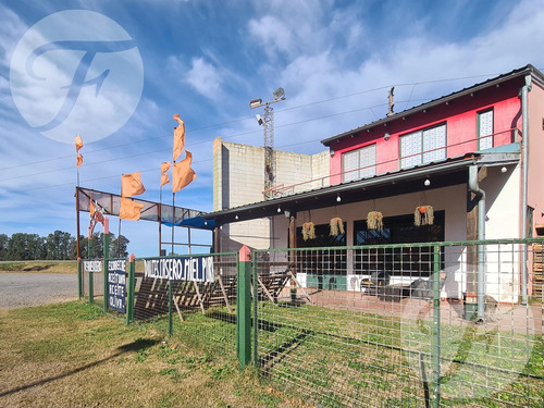 Oportunidad De Inversión En San Pedro Sobre Ruta 9 I Parador La Granja Con Salón Para 850 Comensales I Con Bajada Oficial Sobre Rn9 I Una Casa Con Pileta