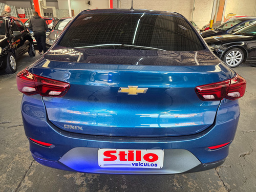 Chevrolet Onix plus 1.0 Lt 2 4P